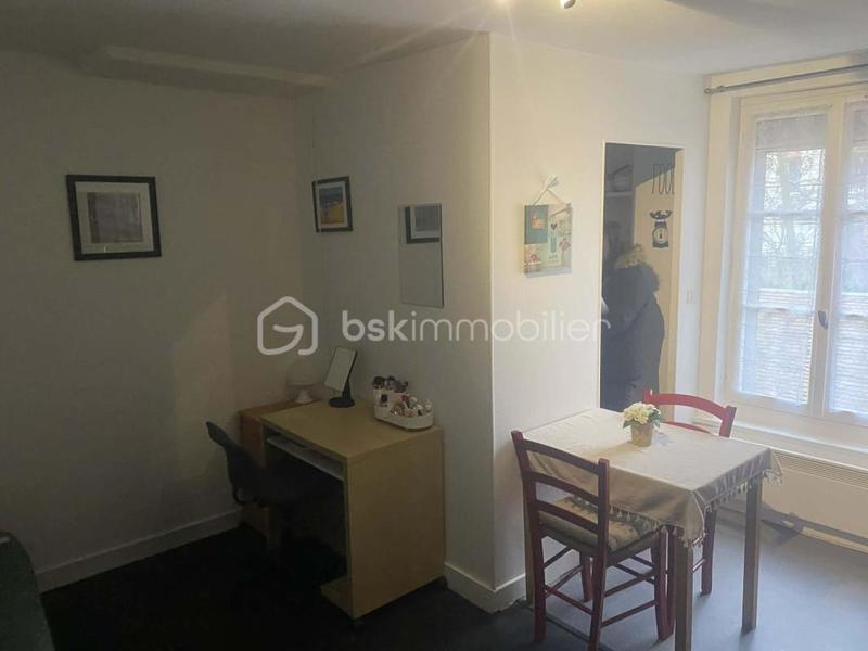 Immeuble - 221 m² - 14 pièces