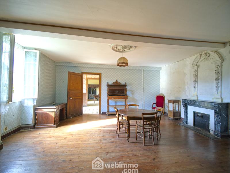 Maison - 360 m² - 12 pièces