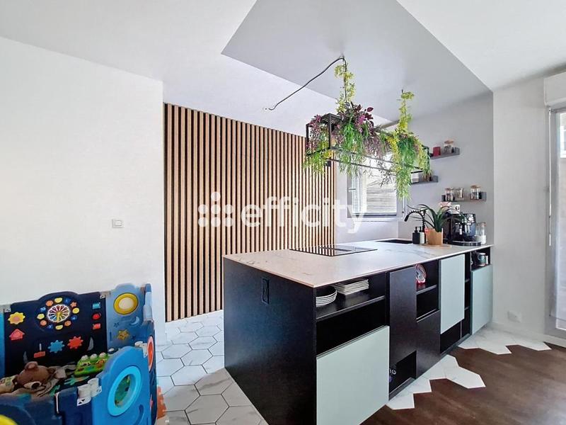 Appartement - 77 m² - 4 pièces