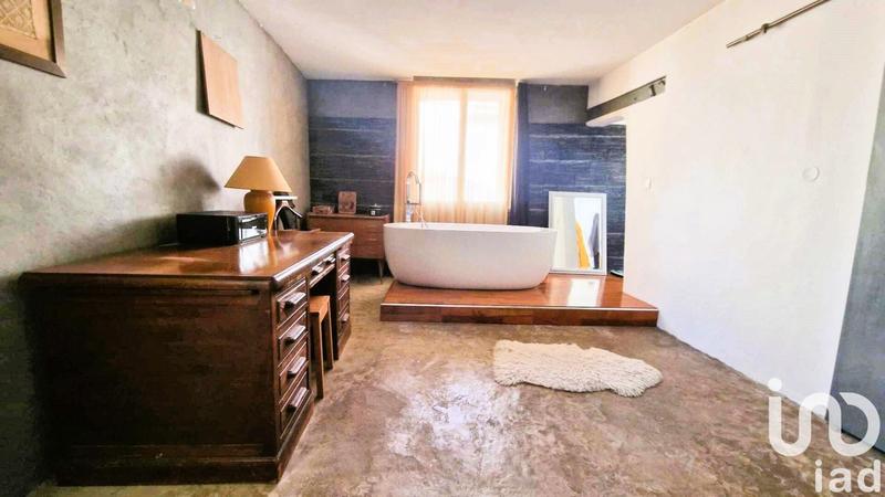 Maison - 210 m² - 5 pièces