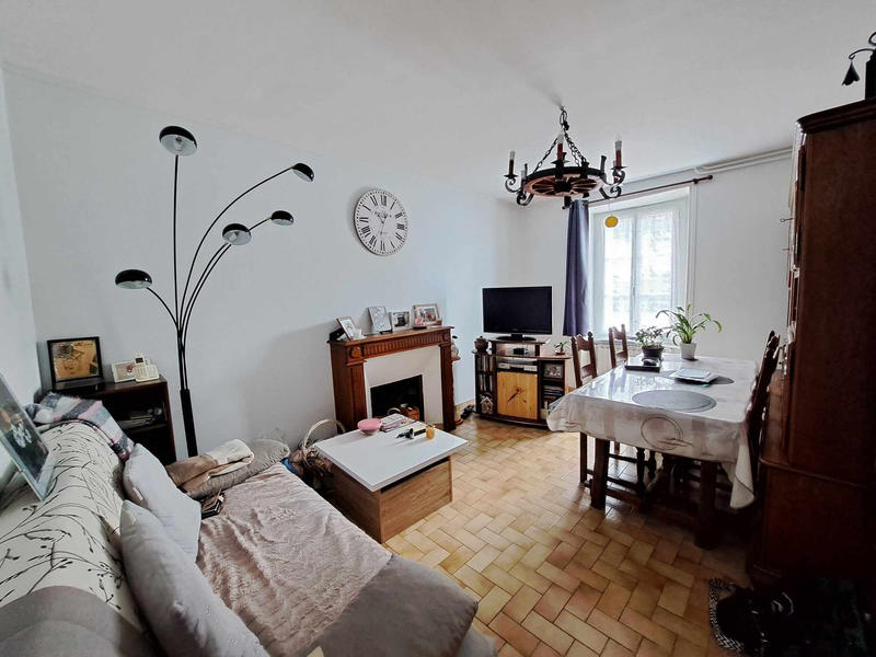 Maison - 208 m² - 8 pièces