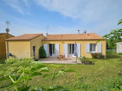 Maison traditionnelle - 75 m² - 3 pièces