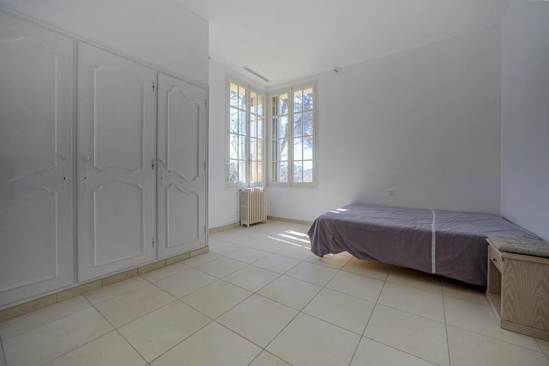 Maison - 300 m² - 7 pièces