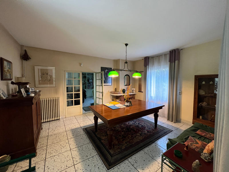 Maison - 300 m² - 9 pièces