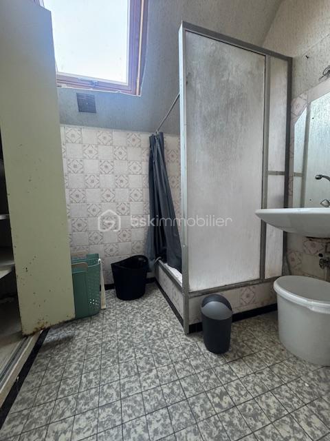 Maison - 200 m² - 8 pièces