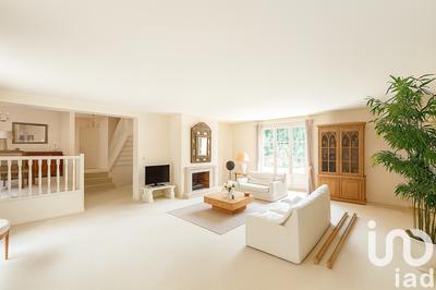 Maison - 202 m² - 7 pièces