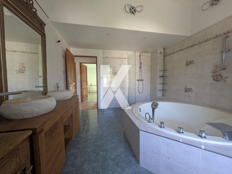 Maison - 130 m² - 5 pièces