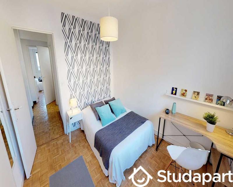 Chambre - 80 m² - 1 pièce