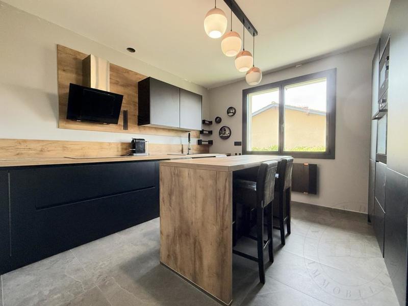 Maison traditionnelle - 178 m² - 6 pièces