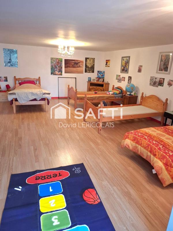 Maison - 417 m² - 14 pièces