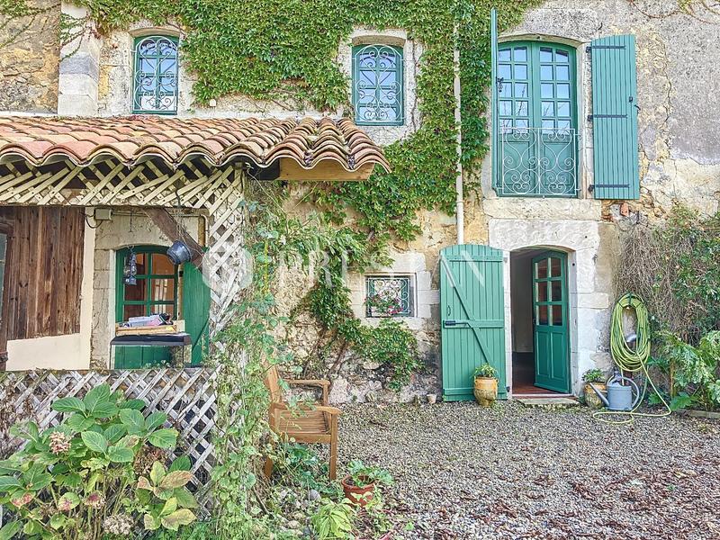 Maison - 424 m² - 14 pièces