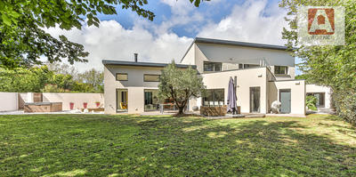 Maison - 187 m² - 5 pièces