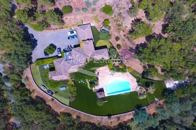 Propriété - 400 m²