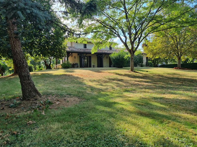 Maison - 178 m² - 6 pièces