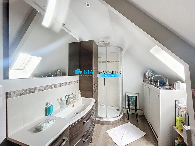 Maison traditionnelle - 95 m² - 5 pièces