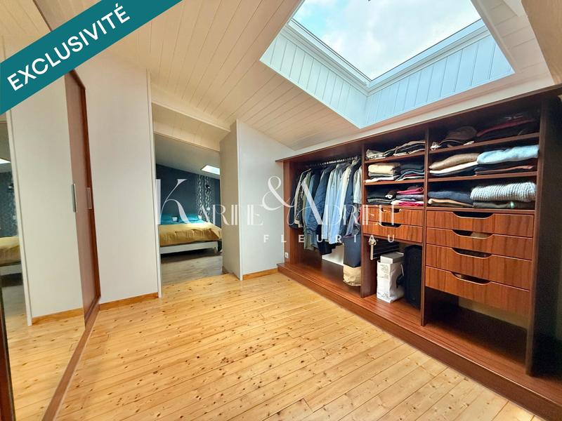 Maison - 210 m² - 6 pièces