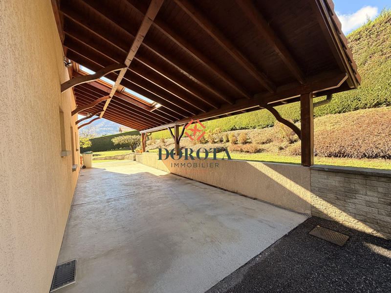 Maison traditionnelle - 162 m² - 5 pièces