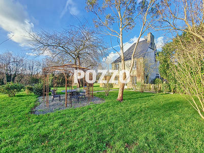 Maison - 224 m² - 8 pièces