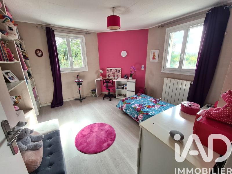 Maison - 202 m² - 7 pièces