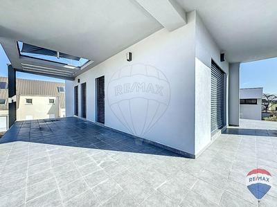 Maison - 178 m² - 6 pièces