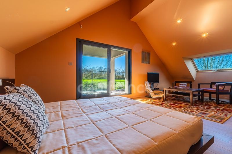 Maison - 228 m² - 8 pièces