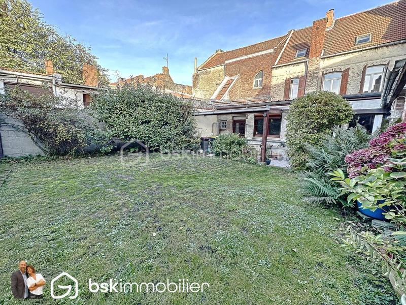 Maison - 212 m² - 7 pièces