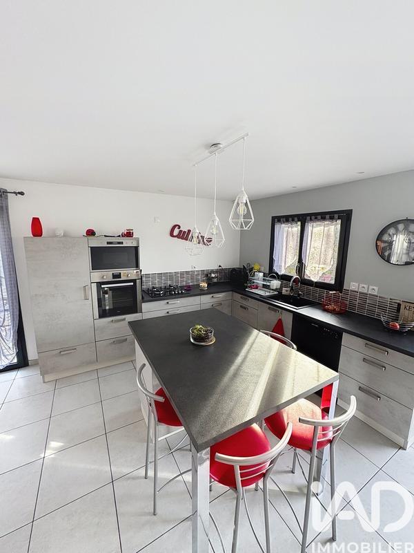 Maison - 90 m² - 4 pièces