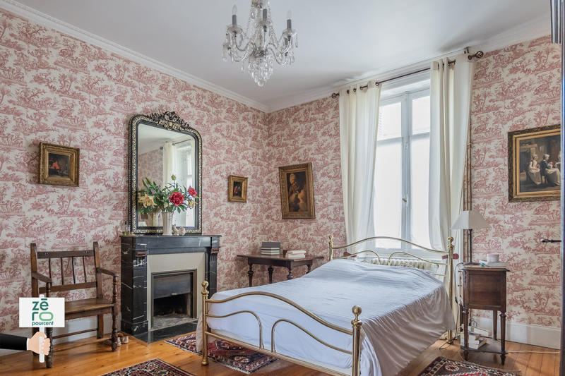 Maison - 311 m² - 12 pièces