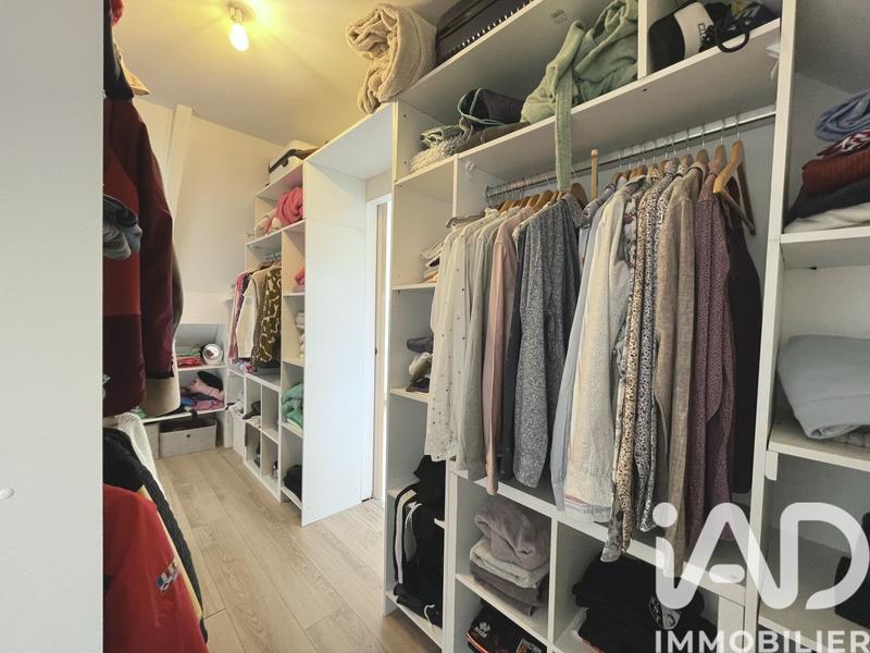 Maison - 234 m² - 8 pièces