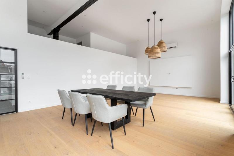 Loft - 140 m² - 5 pièces