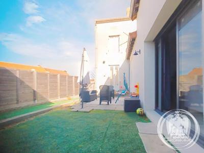 Maison - 198 m² - 8 pièces