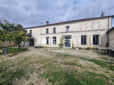 Maison - 240 m² - 9 pièces