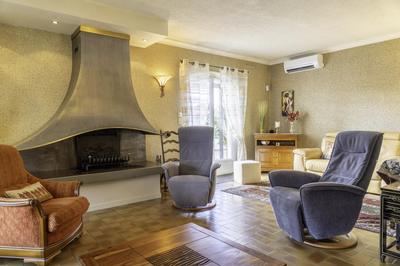 Maison - 210 m² - 9 pièces