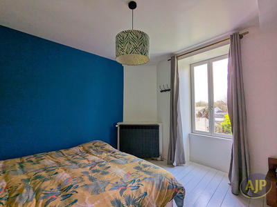 Maison - 230 m² - 7 pièces