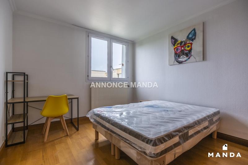 Chambre - 9 m² - 5 pièces