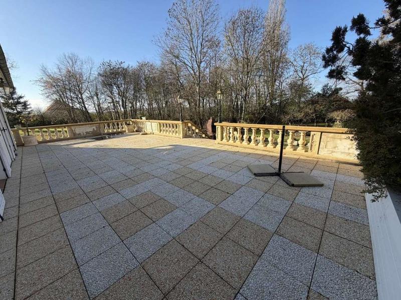 Maison - 223 m² - 6 pièces