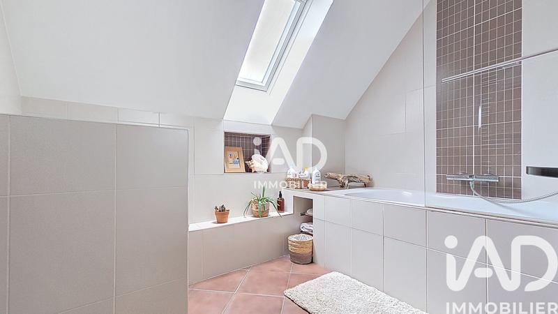 Maison - 206 m² - 8 pièces