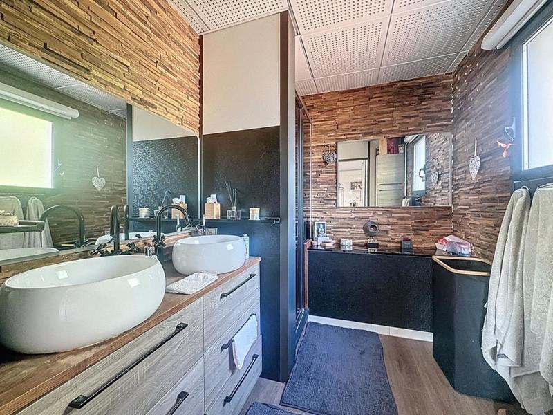 Maison - 183 m² - 5 pièces