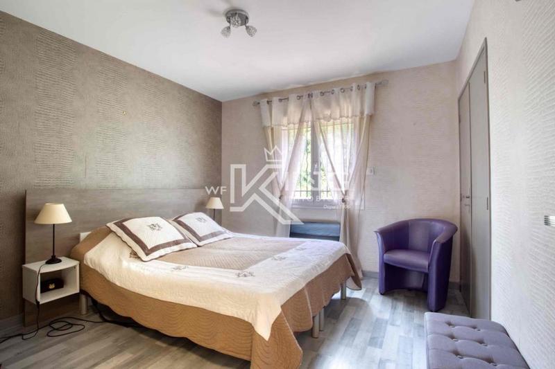 Villa - 185 m² - 6 pièces