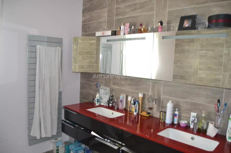 Maison - 258 m² - 7 pièces