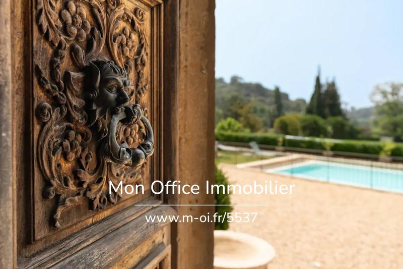 Maison - 500 m² - 8 pièces