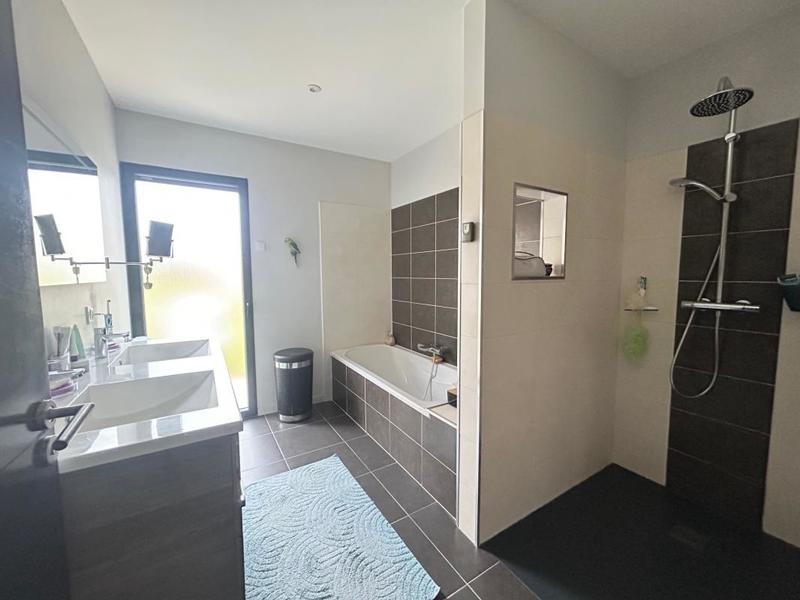 Propriété - 122 m² - 5 pièces