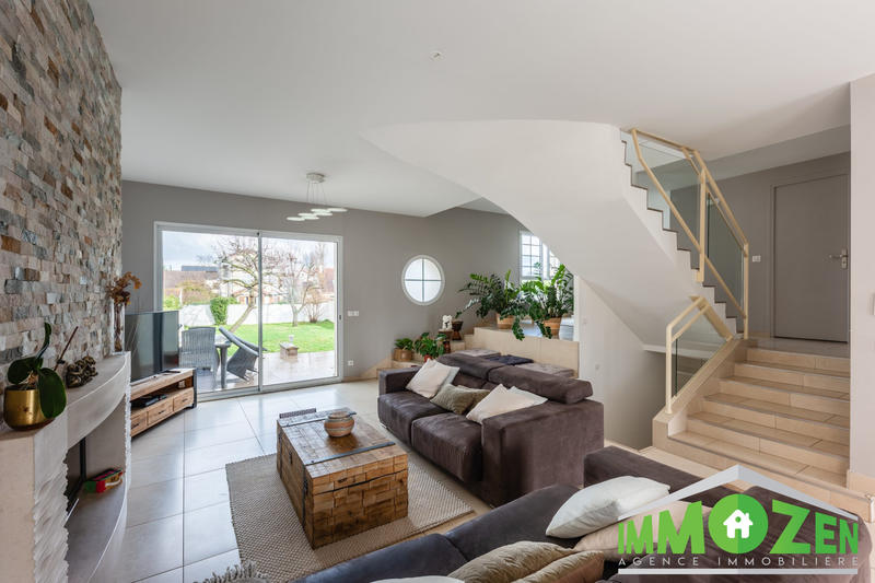 Maison - 165 m² - 8 pièces