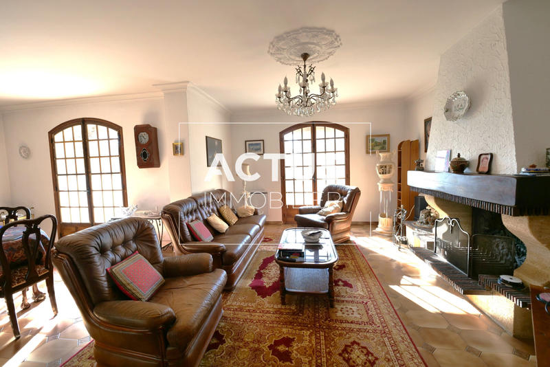 Maison - 140 m² - 6 pièces