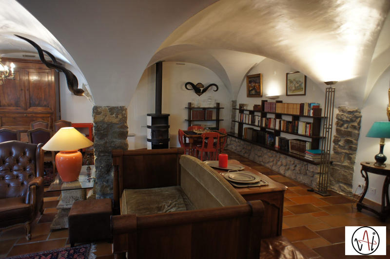 Maison ancienne - 292 m² - 7 pièces