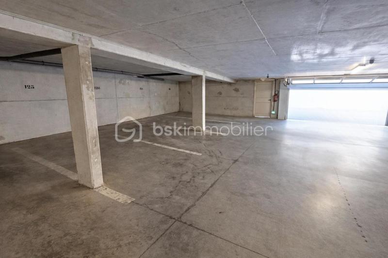 Parking / Garage - 12 m²