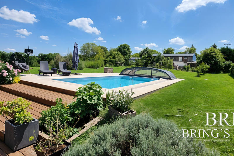 Maison - 180 m² - 8 pièces