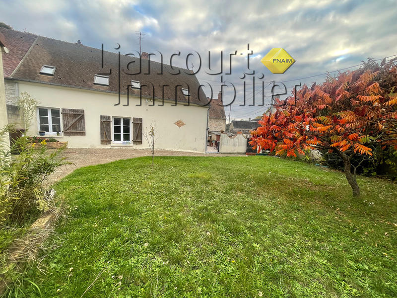 Maison - 96 m² - 5 pièces