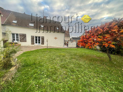 Maison - 96 m² - 5 pièces