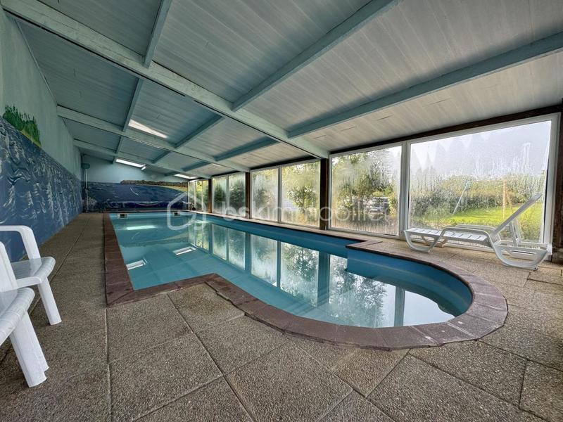 Maison - 295 m² - 12 pièces